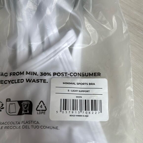 GYMSHARK RUCHED STRAPPY SPORTS BRA Light Support White NWT in packaging - Picture 7 of 7